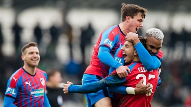 Guľa je stoprocentní. Plzeň díky gólům Čermáka a Beauguela zlomila Jablonec