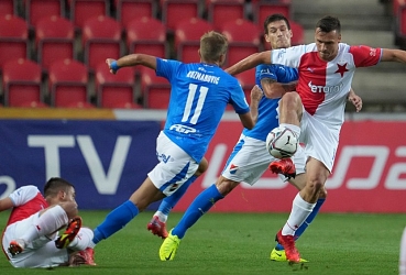 Slavia rozstřílela Baník 4:0, sešívané nakopl mladík Samek