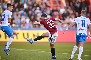 Duel Baníku se Spartou skončil remízou, zápas okořenily tři penalty