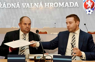 Valná hromada FAČR schválila osamostatnění fotbalové ligy